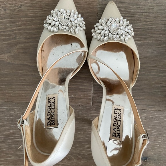 Gorgeous Badgley Mischka Heels - Picture 3 of 3